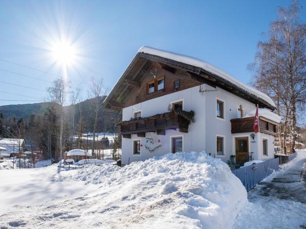 Außenseite Ferienhaus [Winter]