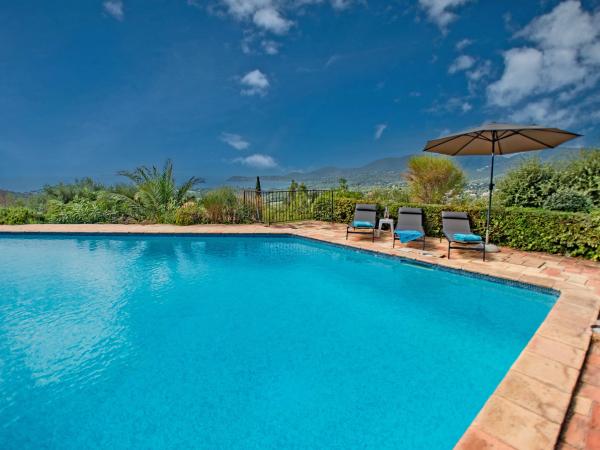 Piscine maison de vacances