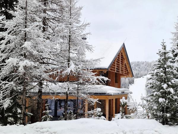 Holiday Home Exterior [winter]