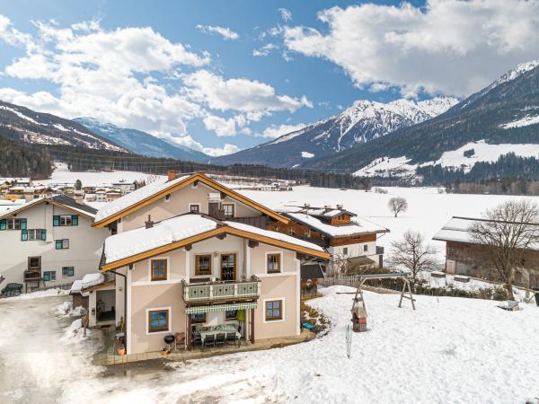 Außenseite Ferienhaus [Winter]