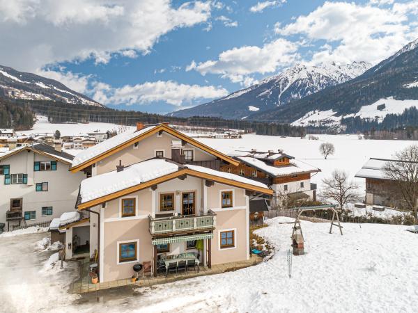 Außenseite Ferienhaus [Winter]