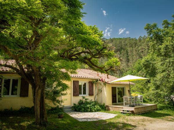 Extérieur maison de vacances [été]