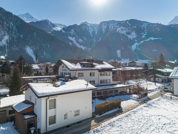 Außenseite Ferienhaus [Winter]