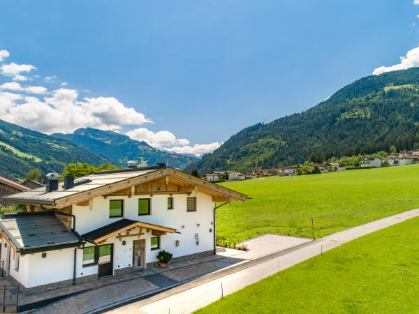 Außenseite Ferienhaus [Sommer]