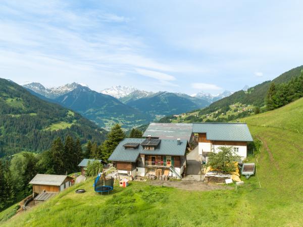 Außenseite Ferienhaus [Sommer]