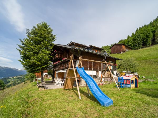 Außenseite Ferienhaus [Sommer]