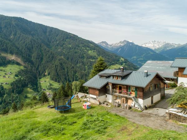 Außenseite Ferienhaus [Sommer]