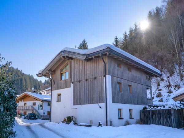 Außenseite Ferienhaus [Winter]