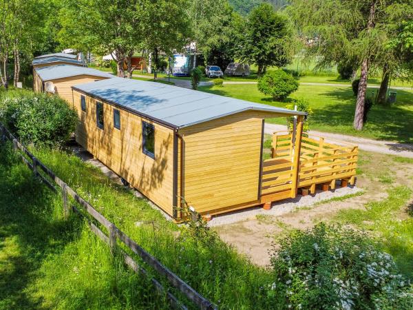 Außenseite Ferienhaus [Sommer]