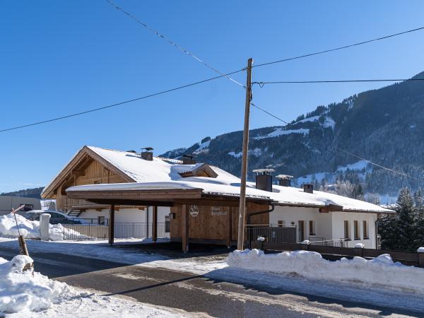 Außenseite Ferienhaus [Winter]