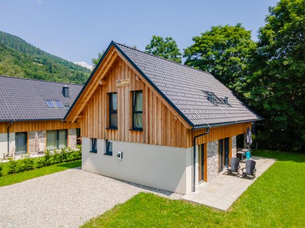 Außenseite Ferienhaus [Sommer]