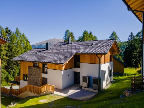 Außenseite Ferienhaus [Sommer]