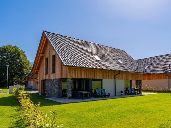 Außenseite Ferienhaus [Sommer]