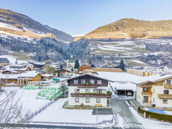 Außenseite Ferienhaus [Winter]