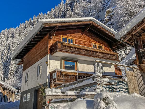 Außenseite Ferienhaus [Winter]