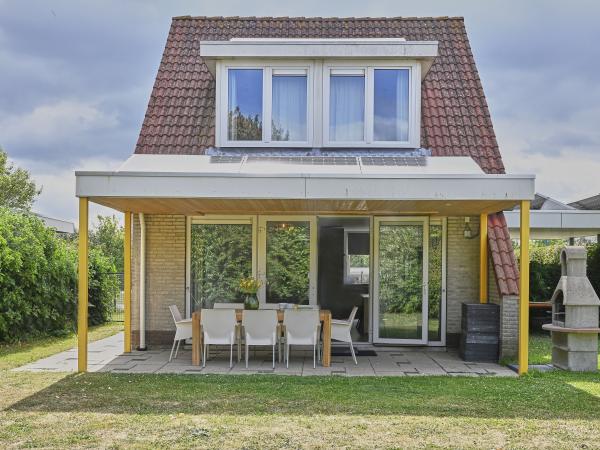 Außenseite Ferienhaus [Sommer]