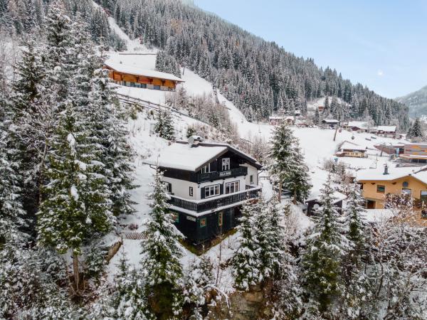 Außenseite Ferienhaus [Winter]