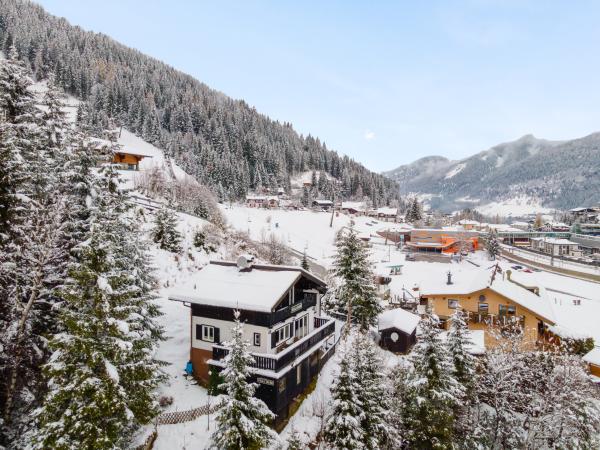 Außenseite Ferienhaus [Winter]