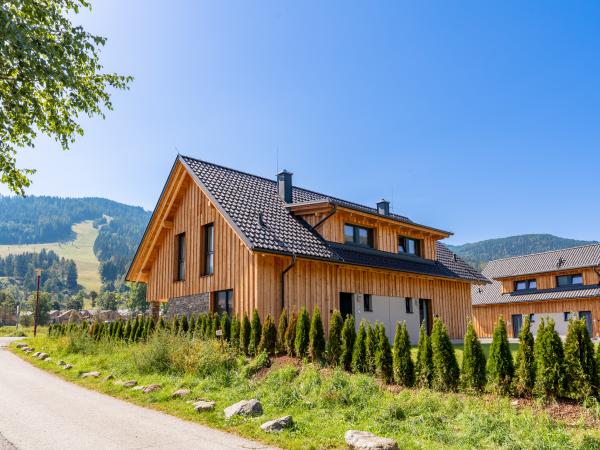 Außenseite Ferienhaus [Sommer]