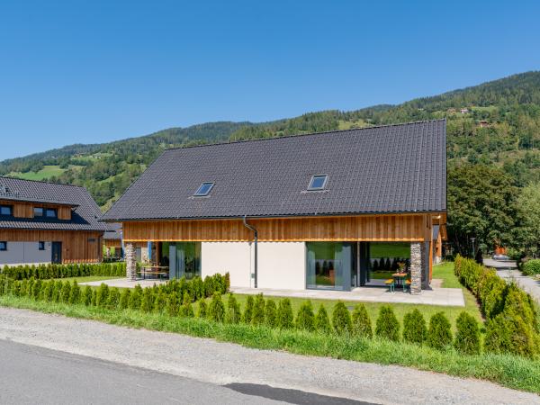 Außenseite Ferienhaus [Sommer]