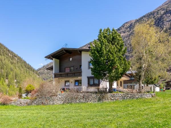 Extérieur maison de vacances [été]