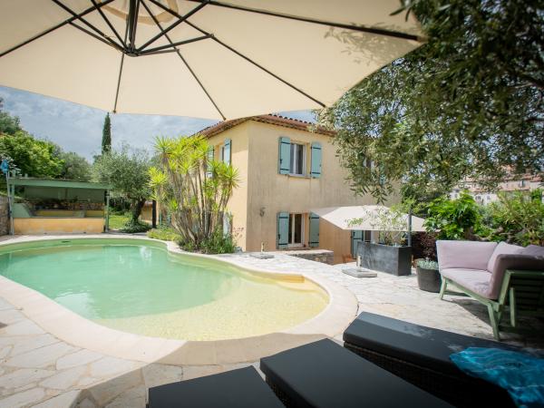 Schwimmbad des Ferienhauses