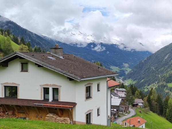 Außenseite Ferienhaus [Sommer]