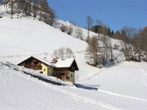 Holiday Home Exterior [winter]