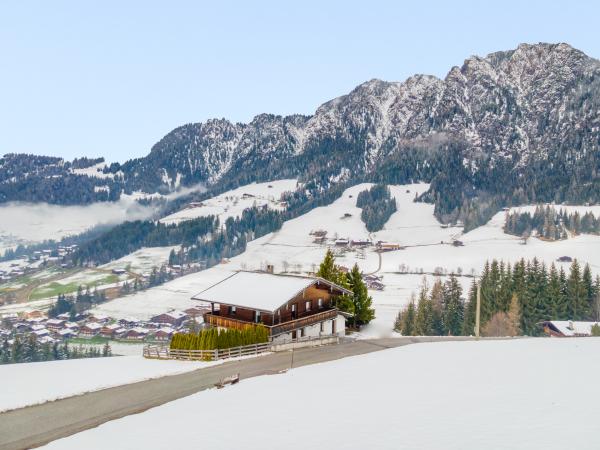 Außenseite Ferienhaus [Winter]