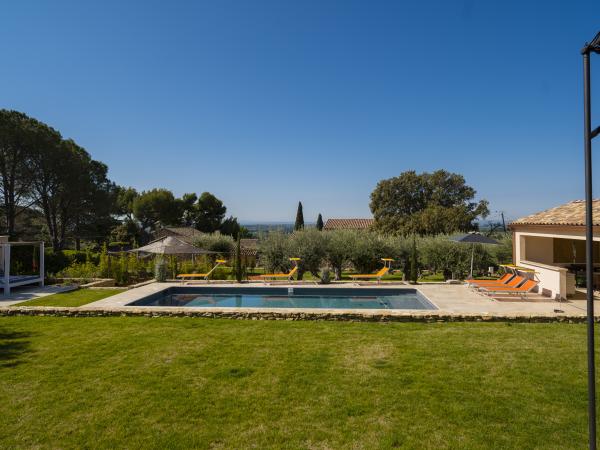 Vue de la maison de vacances [été]