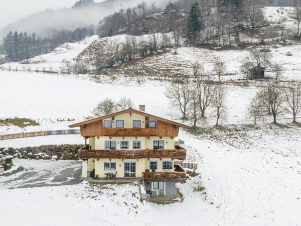 Außenseite Ferienhaus [Winter]