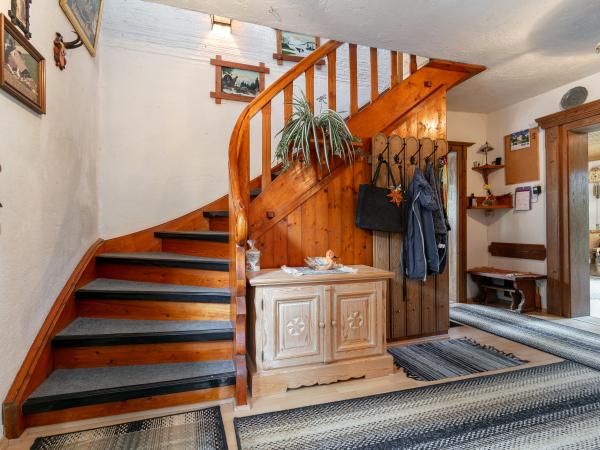 Entrance / Reception