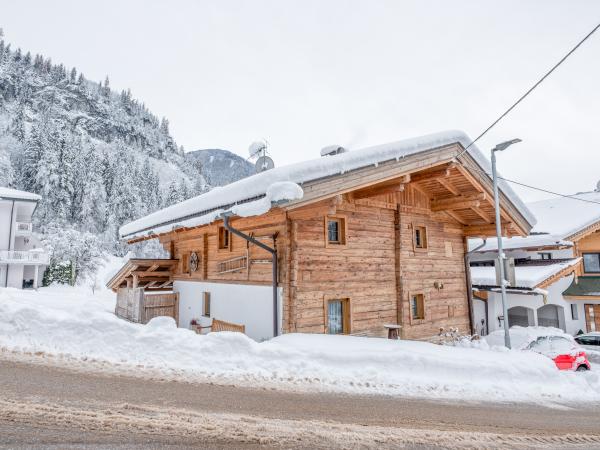 Außenseite Ferienhaus [Winter]