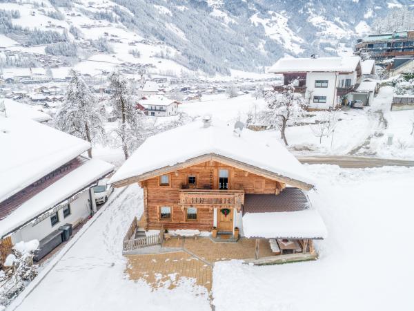 Außenseite Ferienhaus [Winter]