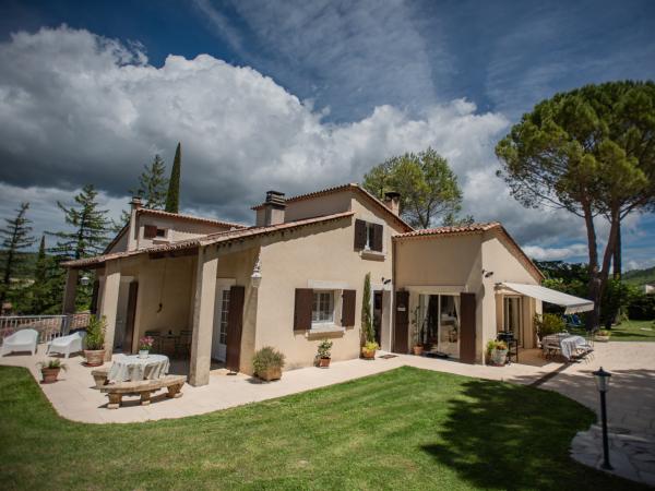 Extérieur maison de vacances [été]