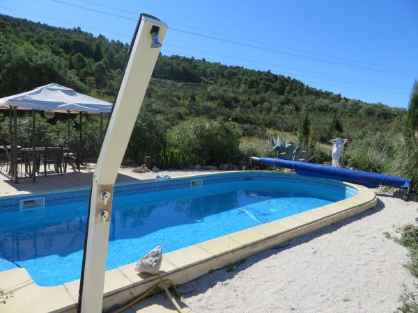 Schwimmbad des Ferienhauses