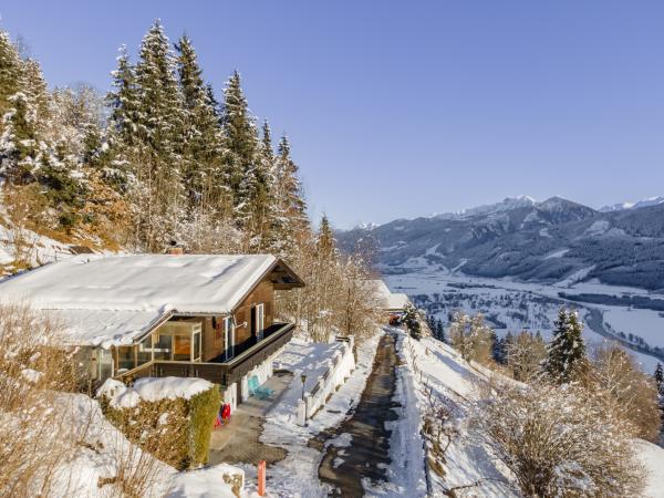 Holiday Home Exterior [winter]