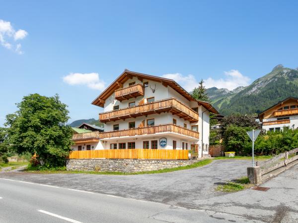 Außenseite Ferienhaus [Sommer]