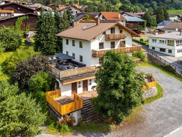 Außenseite Ferienhaus [Sommer]