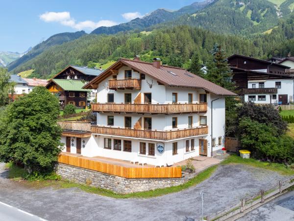 Außenseite Ferienhaus [Sommer]