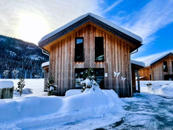 Holiday Home Exterior [winter]