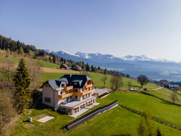 Außenseite Ferienhaus [Sommer]