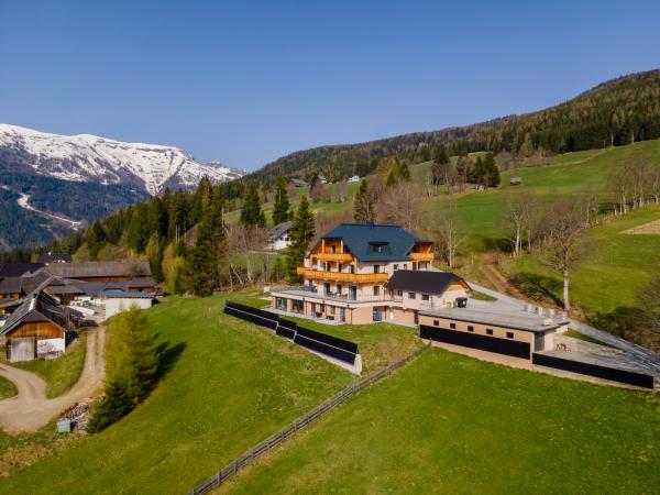 Außenseite Ferienhaus [Sommer]