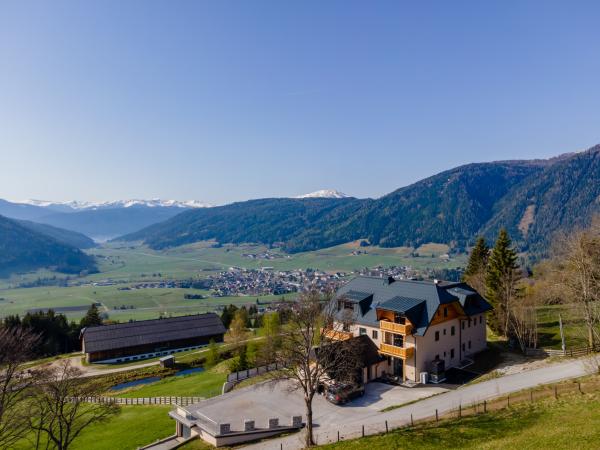 Außenseite Ferienhaus [Sommer]