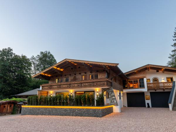 Außenseite Ferienhaus [Sommer]