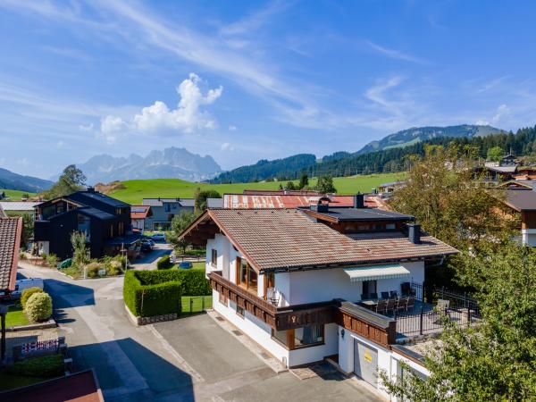 Außenseite Ferienhaus [Sommer]