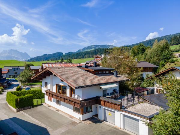 Außenseite Ferienhaus [Sommer]