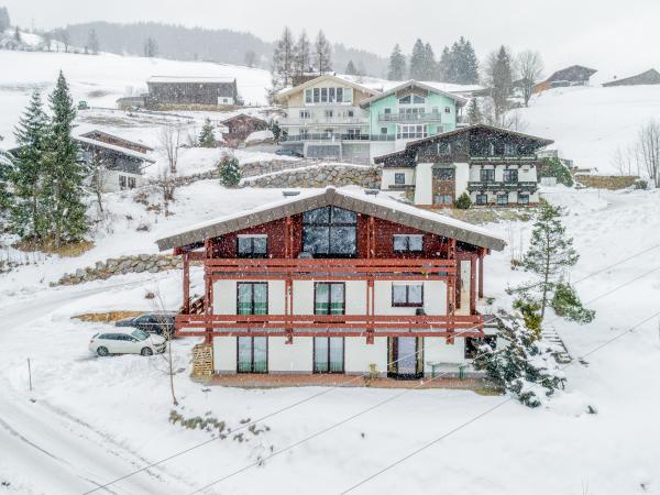 Außenseite Ferienhaus [Winter]