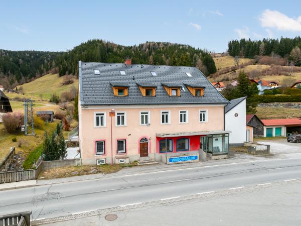 Außenseite Ferienhaus [Sommer]