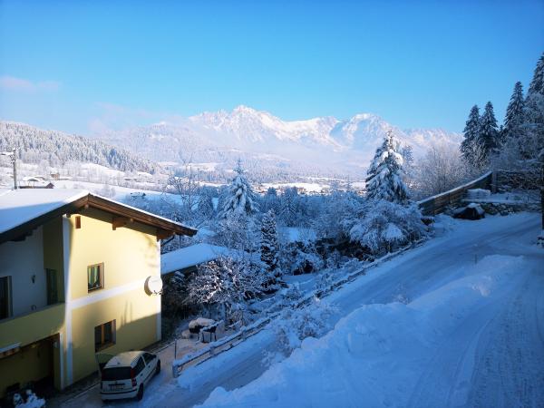 Außenseite Ferienhaus [Winter]